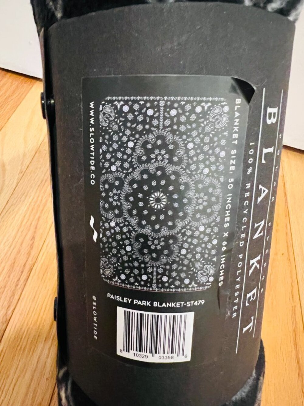 BRAND NEW SLOWTIDE POLAR FLEECE BLANKET - Picture 5 of 5